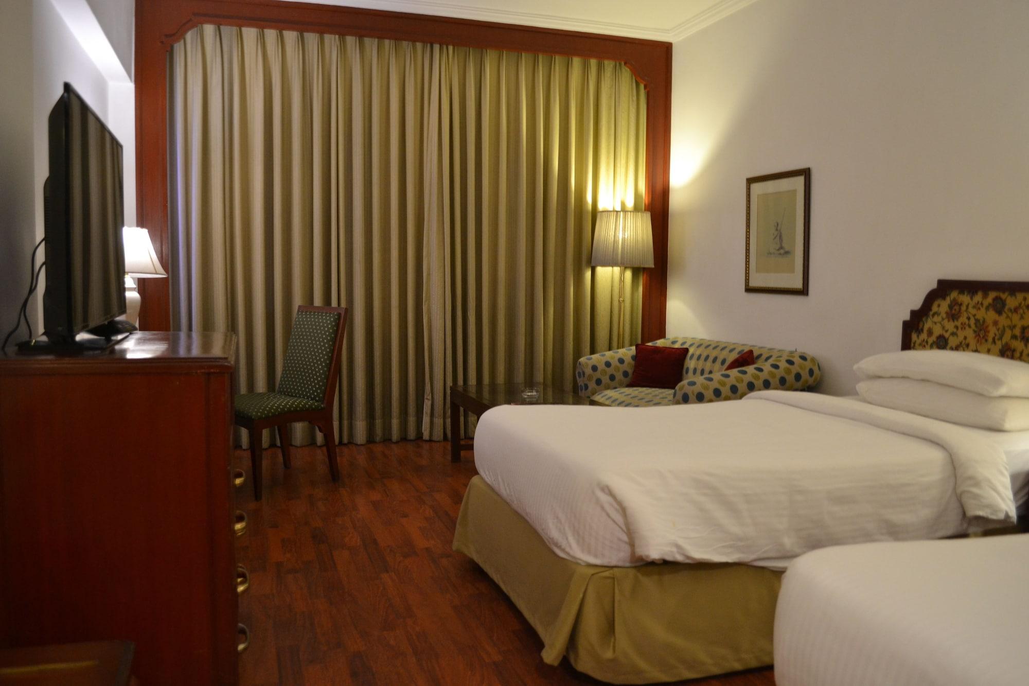 Taj Banjara Hotel Hyderabad Exterior photo A room at the hotel