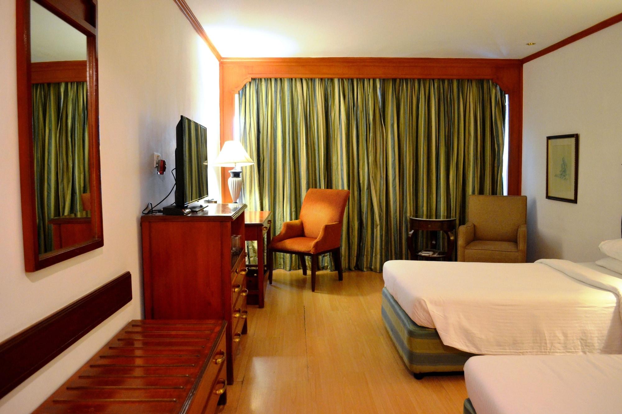 Taj Banjara Hotel Hyderabad Exterior photo A room at the hotel