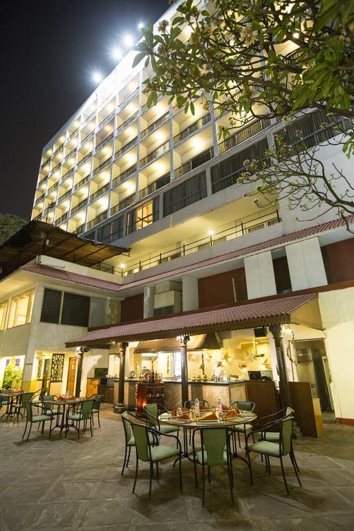 Taj Banjara Hotel Hyderabad Exterior photo The Royal