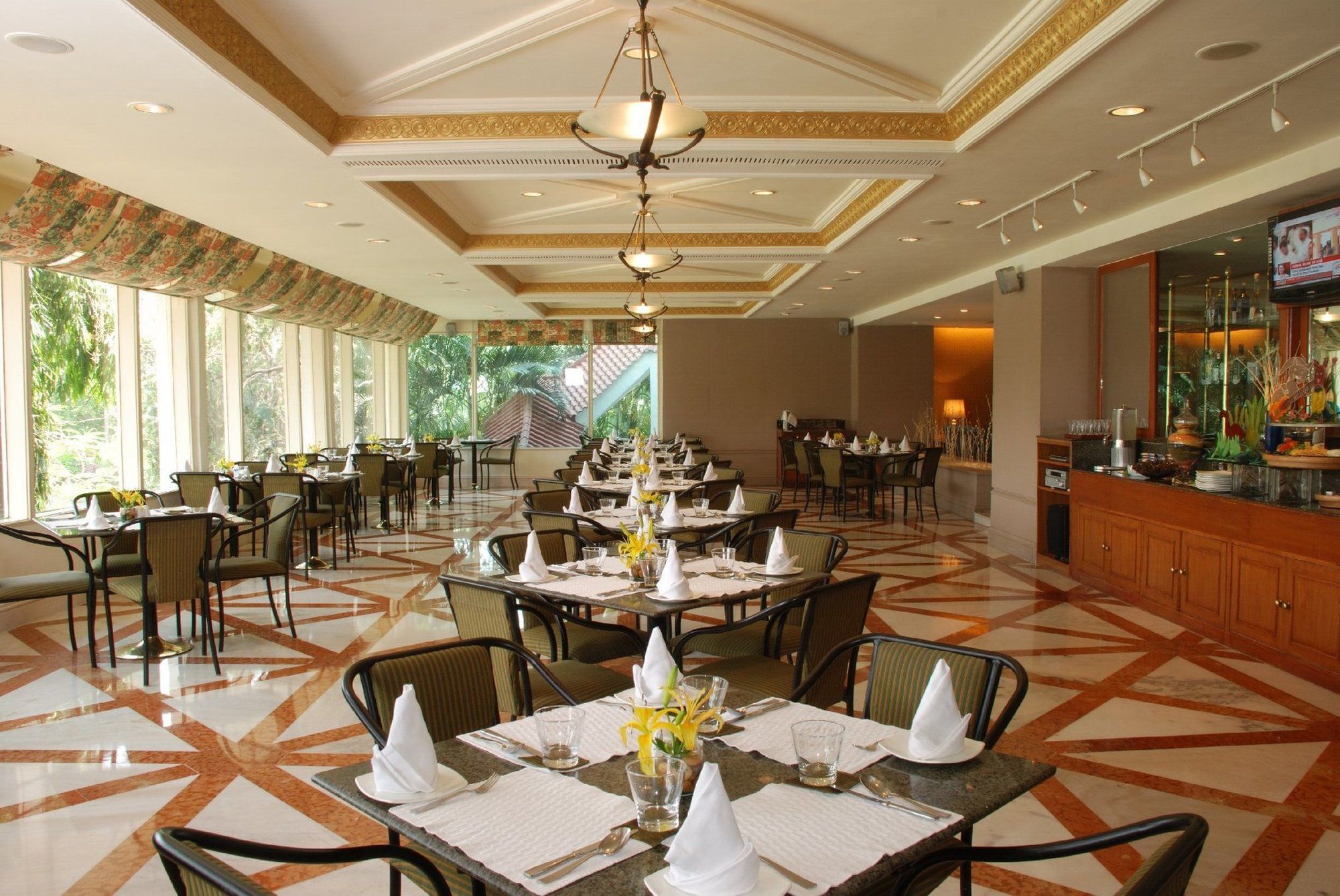 Taj Banjara Hotel Hyderabad Restaurant photo The restaurant at the hotel