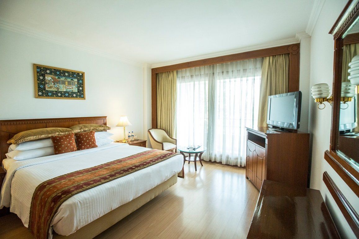 Taj Banjara Hotel Hyderabad Exterior photo A room at the Taj Bengal