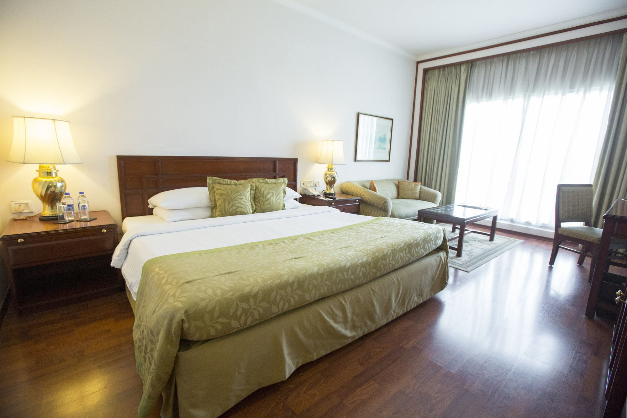 Taj Banjara Hotel Hyderabad Exterior photo A room at the Taj Bengal